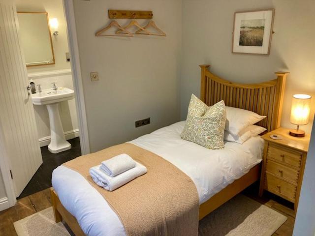 Inn Wheelwrights Arms Country & Pub Limpley Stoke