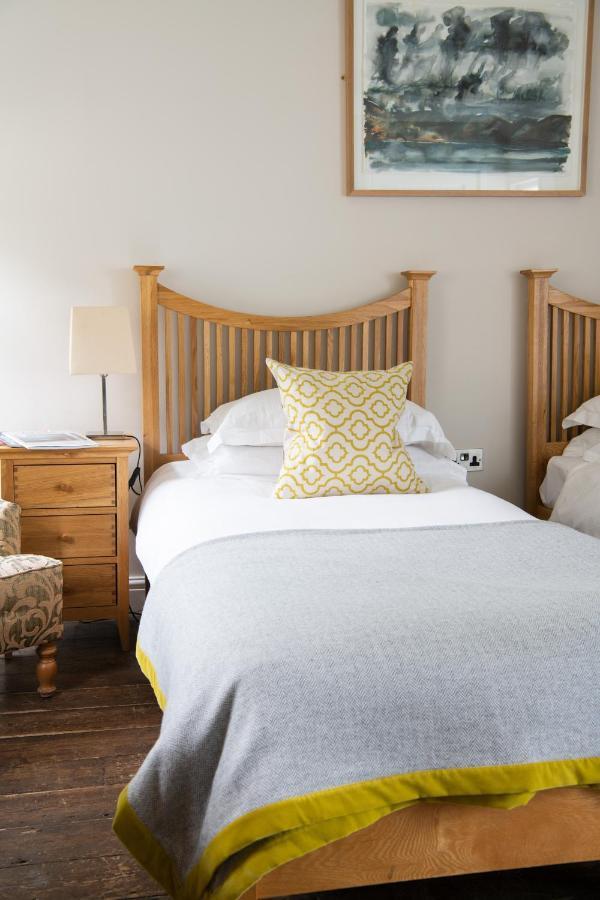 Inn Wheelwrights Arms Country & Pub 4*
