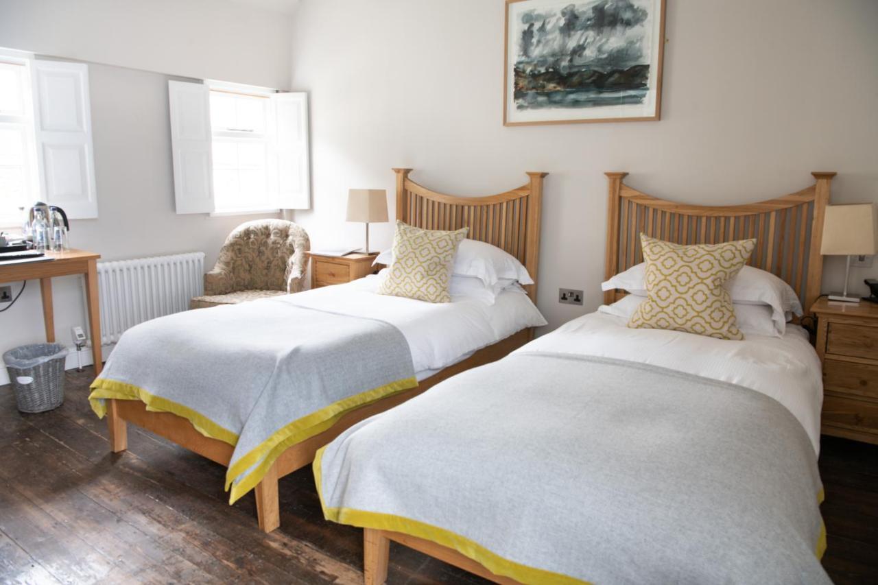 Inn Wheelwrights Arms Country & Pub