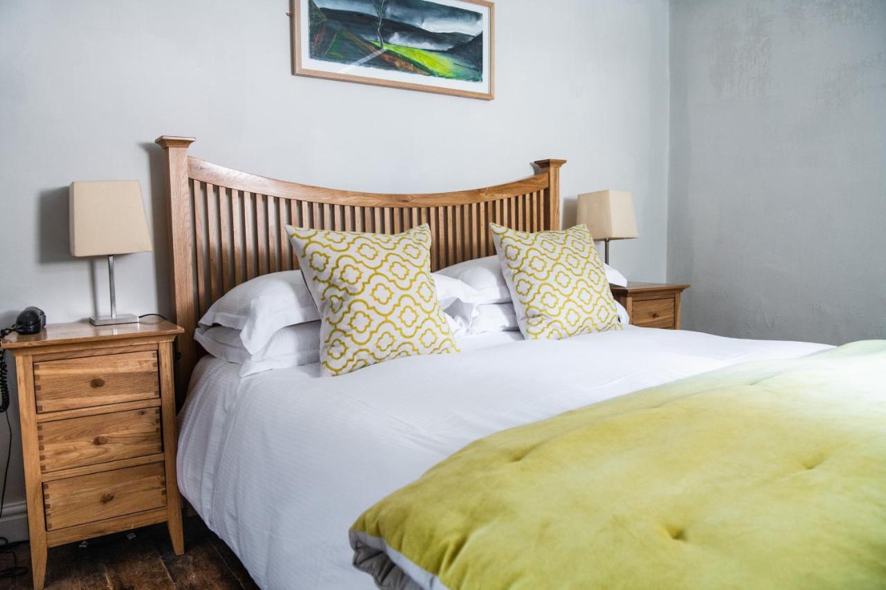 Inn Wheelwrights Arms Country & Pub 4*